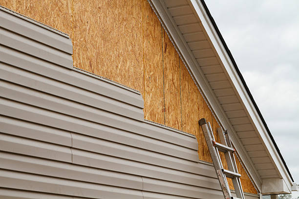 Professional Siding Repair technician working in Hanoverton, OH